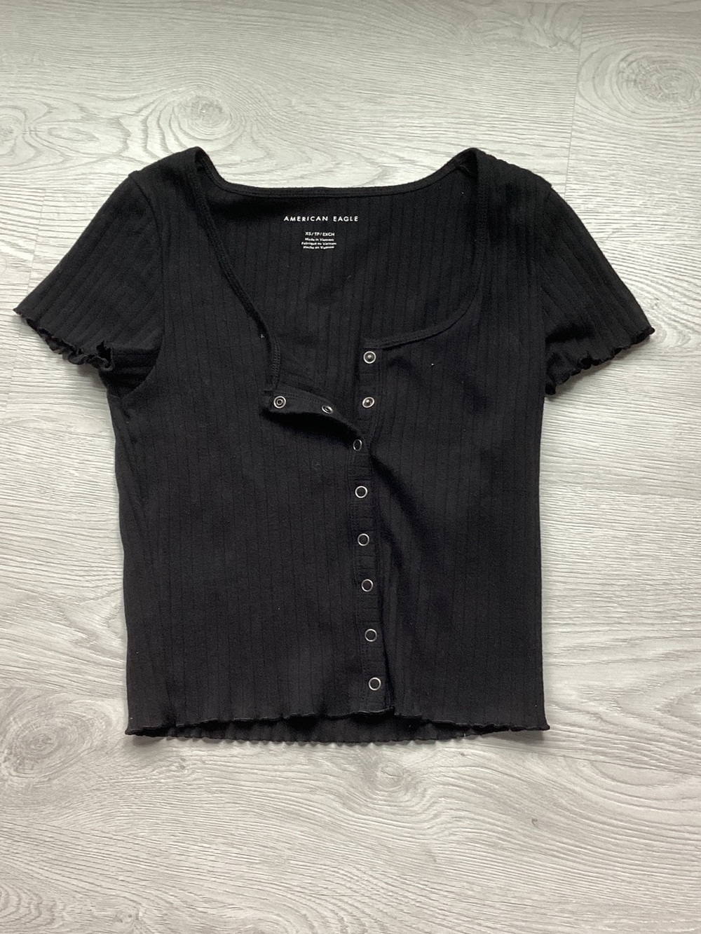 American Eagle Outfitters Black Ribbed Snap-Front Crop Top